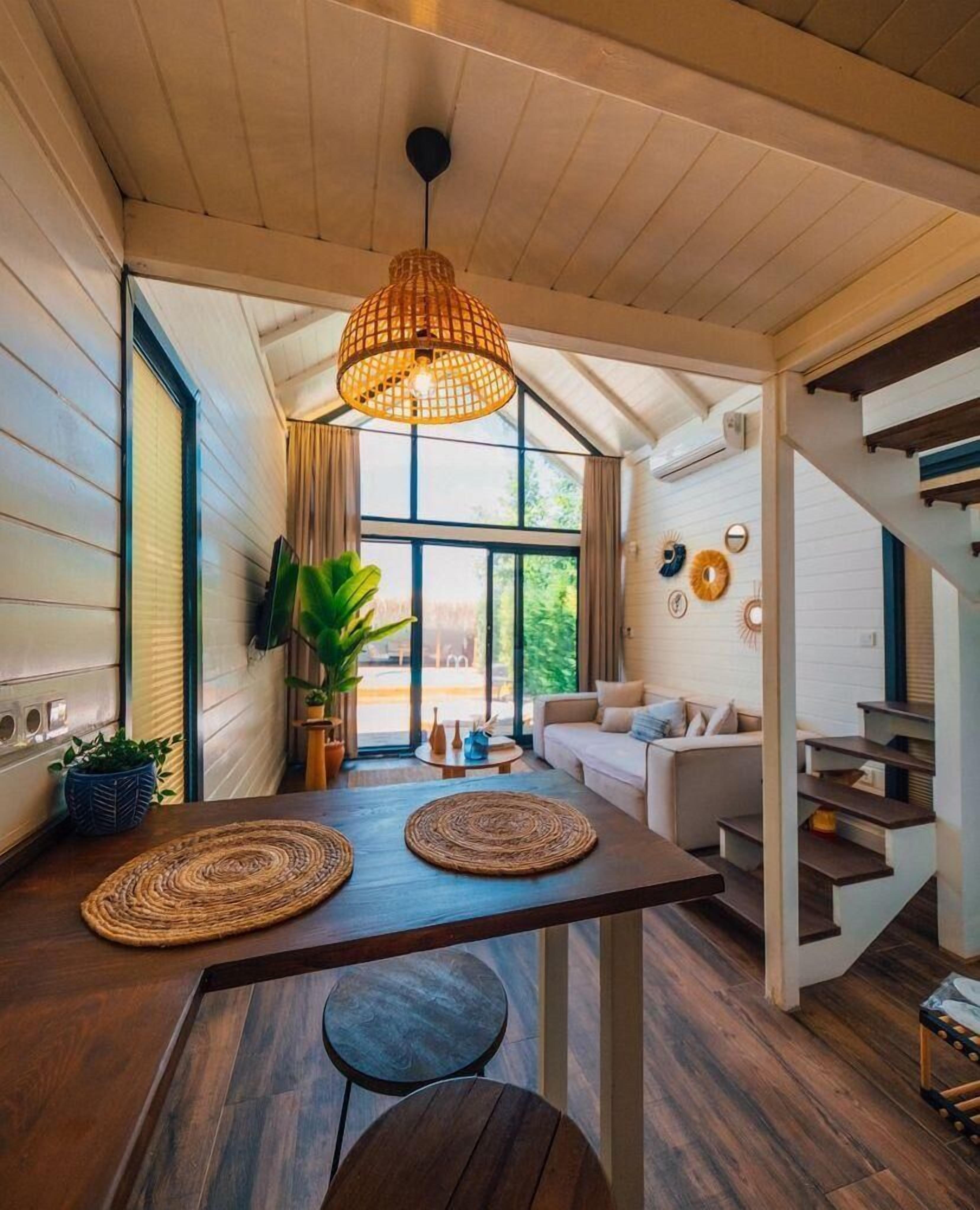 Deluxe Suite, Patio, Lake View | Free WiFi