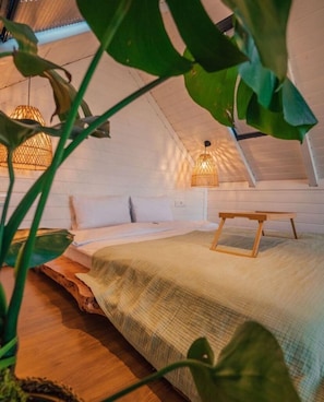 Deluxe Suite, Patio, Lake View | Free WiFi