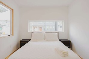 3 habitaciones, tabla de planchar con plancha, cuna de viaje y wifi 