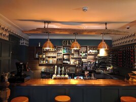 Bar (en la propiedad)