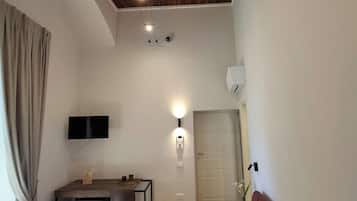 1 camera, Wi-Fi
