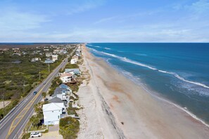 Beach View North - Renovated beachfront retreat within walking distance to three outstanding restaurants! Fall asleep to the sounds of crashing waves on the beautiful Northeast Coast of Florida, just 5 miles from America’s oldest city, St. Augustine! (St. Augustine)
