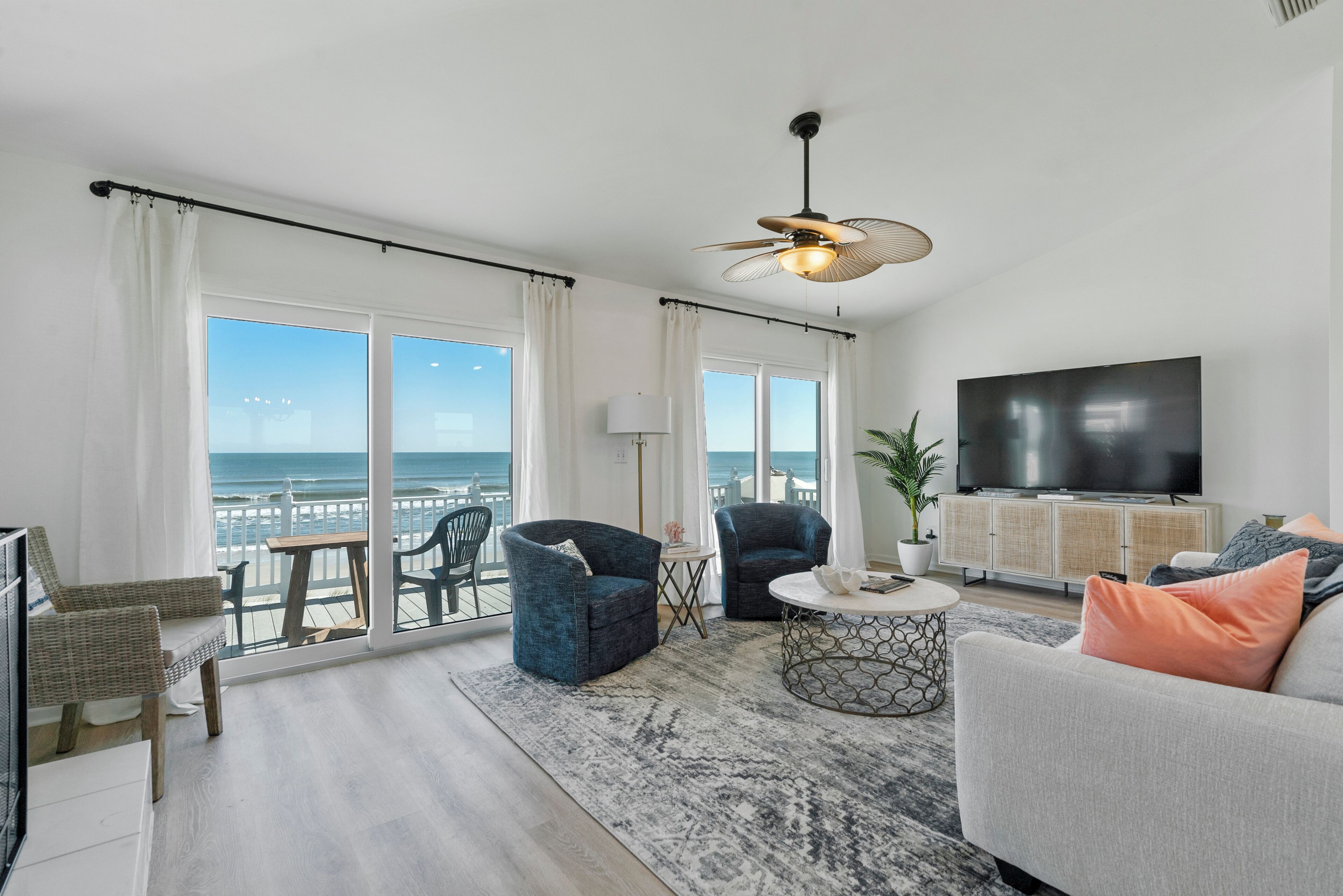 スマートテレビ、ステレオ、PC モニター