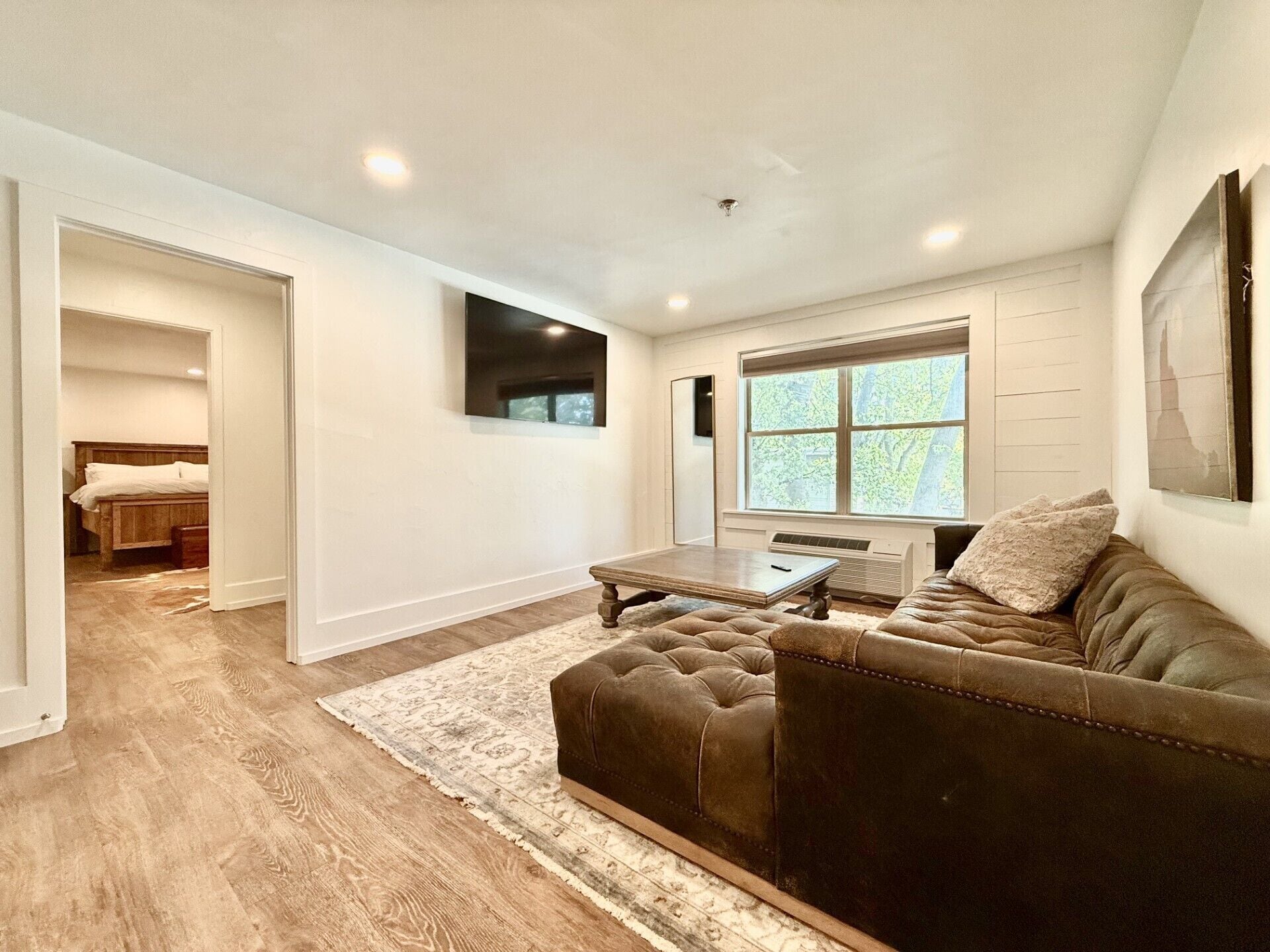 Habitación individual Premium | Ropa de cama de alta calidad, edredón y decoración personalizada 