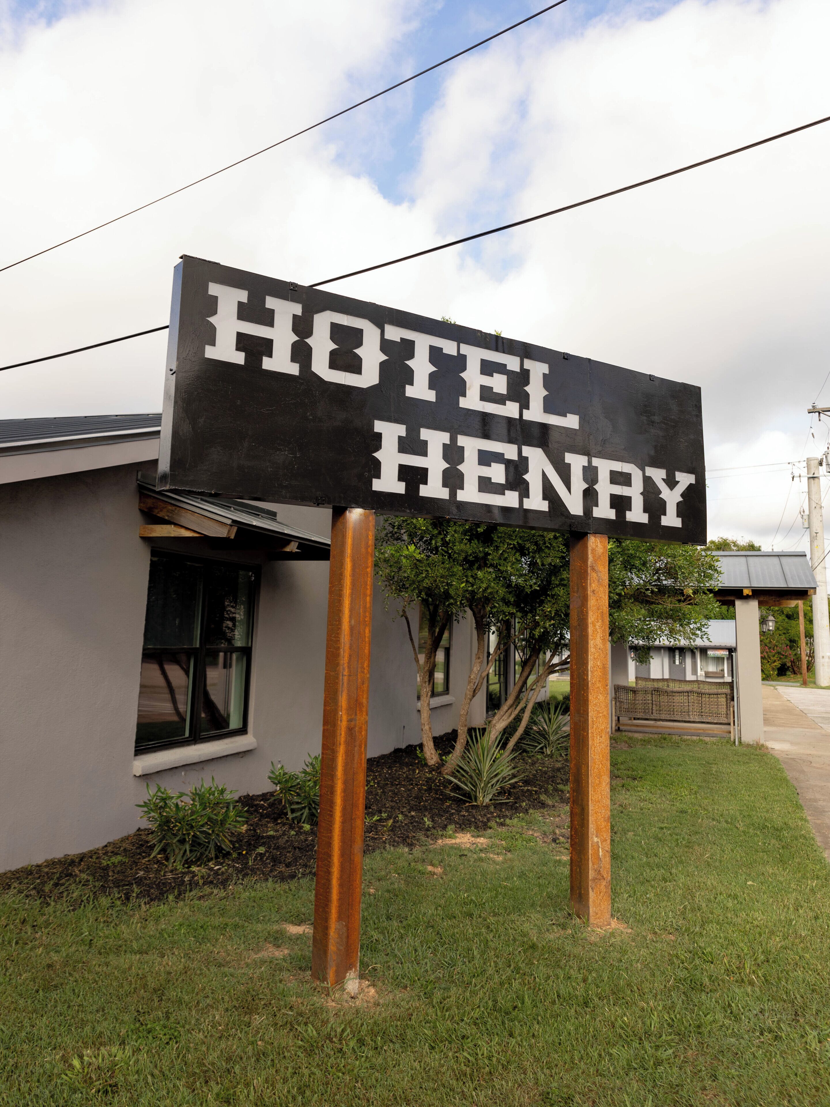 Señal del Hotel Henry.