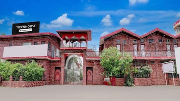 House | Bahagian luar