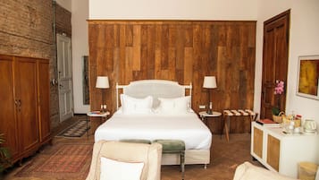 Deluxe Suite, Lake View | Free WiFi