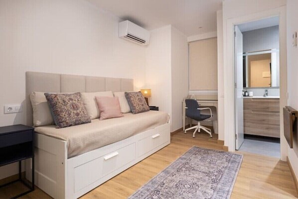 Desk, iron/ironing board, free WiFi, bed sheets