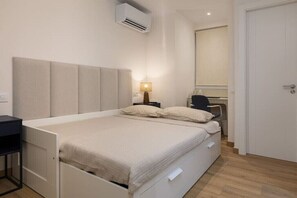 Desk, iron/ironing board, free WiFi, bed sheets