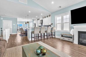 TV, fireplace - Oceanview-5BR-Pool-Hot Tub-3 Blocks to Boardwalk! (Carolina Beach)