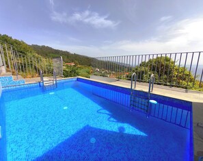 Alberca al aire libre 