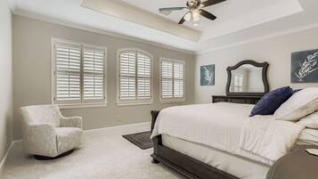 3 bedrooms, desk, iron/ironing board, free WiFi