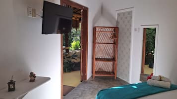 Quarto casal luxo, 1 cama de casal, vista para o jardim | Individualmente decorados, individualmente mobiliados, Wi-Fi de cortesia
