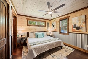 3 Schlafzimmer, Schreibtisch, Bügeleisen/Bügelbrett, kostenloses WLAN