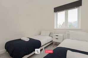 3 chambres, fer et planche à repasser, accès Internet, draps fournis