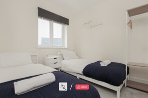 3 slaapkamers, een strijkplank/strijkijzer, wifi, beddengoed