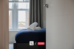 3 slaapkamers, een strijkplank/strijkijzer, wifi, beddengoed
