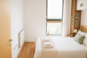 2 bedrooms, iron/ironing board, Internet, bed sheets