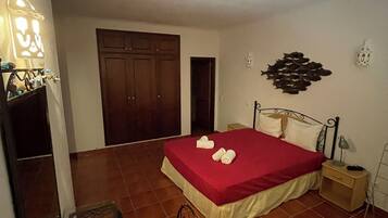 3 Schlafzimmer, Bügeleisen/Bügelbrett, WLAN, Bettwäsche