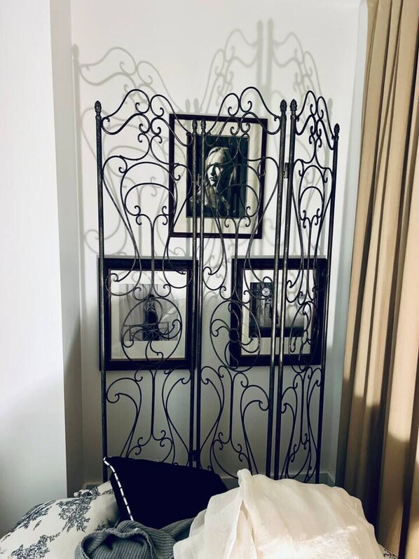 1 chambre, bureau, fer et planche à repasser, Wi-Fi