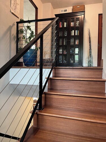 Charming 2-bedroom house by Rattlesnake creek and close to the U of M