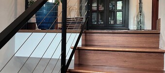 Charming 2-bedroom house by Rattlesnake creek and close to the U of M