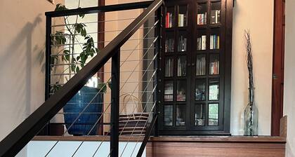 Charming 2-bedroom house by Rattlesnake creek and close to the U of M