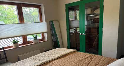 Charming 2-bedroom house by Rattlesnake creek and close to the U of M