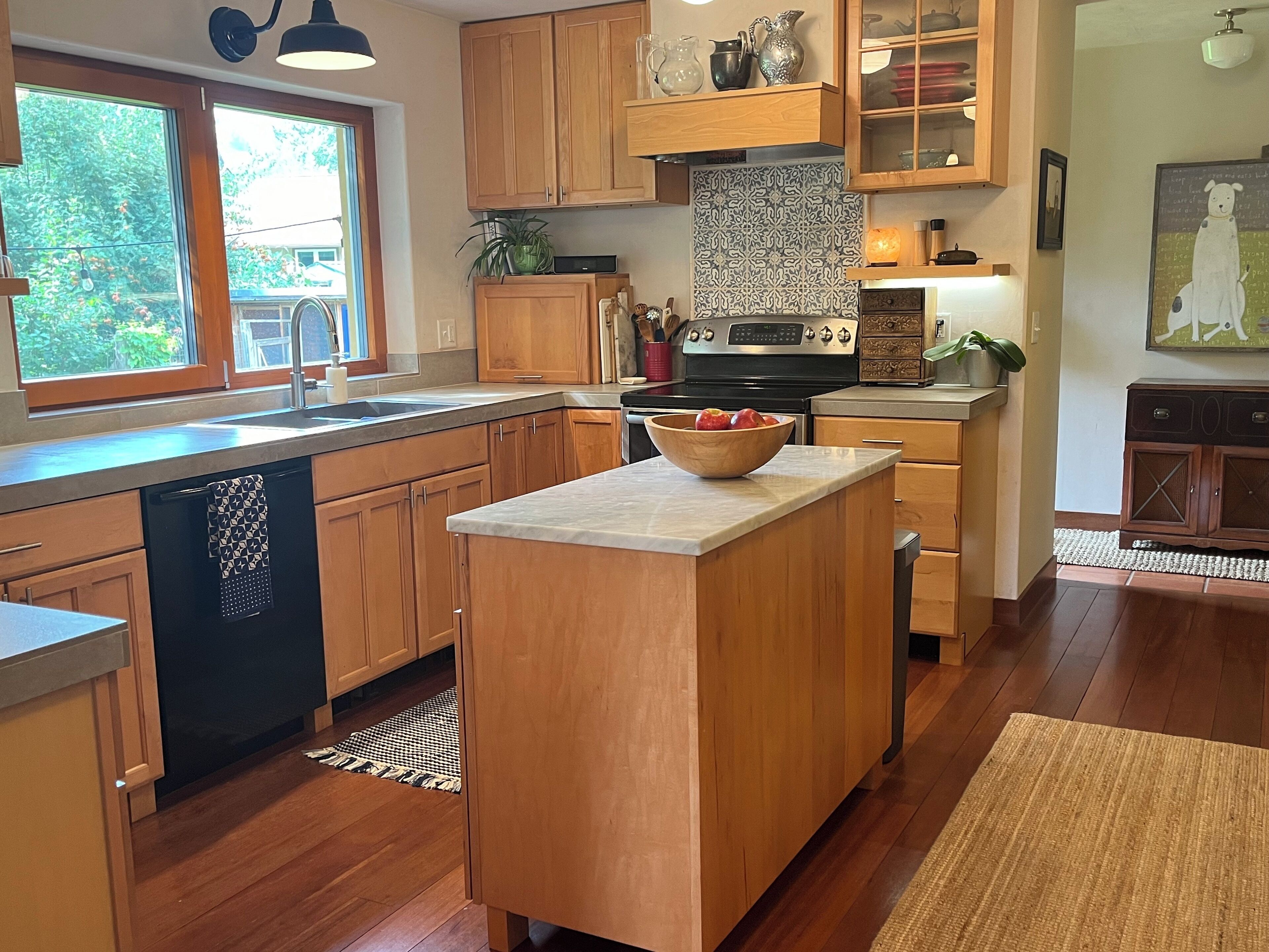 Mikroaaltouuni, uuni, liesi, astianpesukone