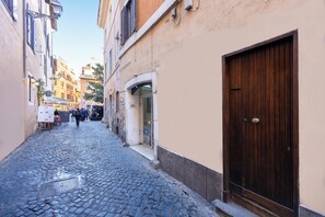 숙박 시설 정면