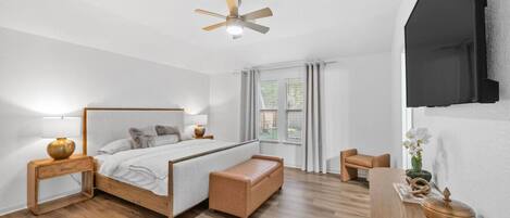 Silitysrauta/-lauta, Wi-Fi, vuodevaatteet