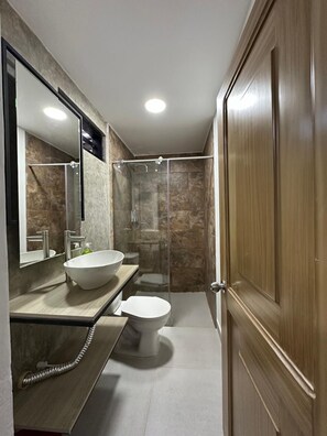 Deluxe Double Room | Bathroom