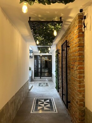 Hallway - Nomada 22 (Neiva)