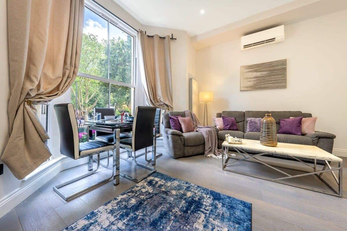 Deluxe Apartment, 3 Bedrooms, Ground Floor | Living area