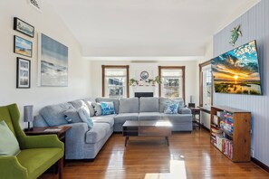 Smart TV, DVD player, books, computer monitors - Bayview Oasis: Cape May County Coastal & Peaceful 4-Bedroom Whole-House Rental (Middle Township)