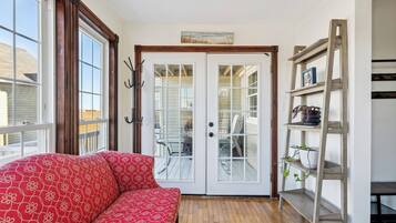 Smart TV, DVD player, books, computer monitors