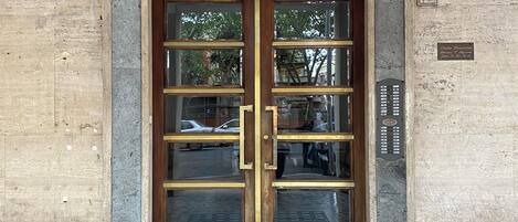 تفاصيل الفندق من الخارج