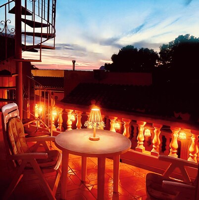 Fantastically beautiful studio with sun terrace and sea view, up to four people