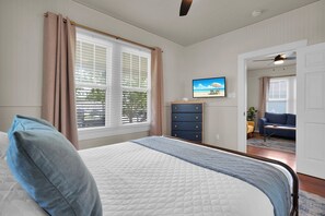 3 chambres, fer et planche à repasser, Wi-Fi, draps fournis