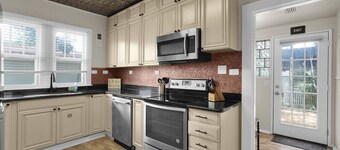 Coastal Cottage near Winery