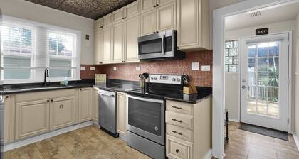 Coastal Cottage near Winery