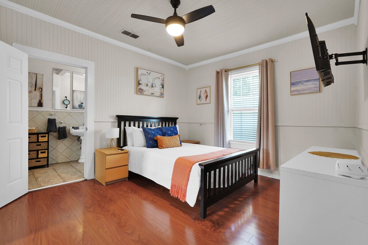 Photo 4 of Coastal Cottage near Winery