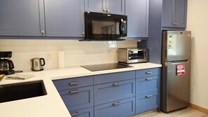 Fridge, microwave, dishwasher, coffee/tea maker