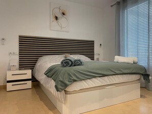 2 chambres, fer et planche à repasser, Wi-Fi gratuit