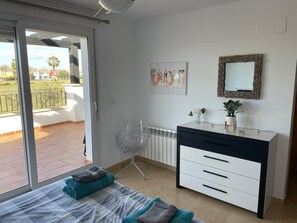 2 chambres, fer et planche à repasser, Wi-Fi gratuit