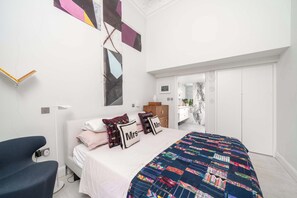 1 bedroom, desk, iron/ironing board, WiFi