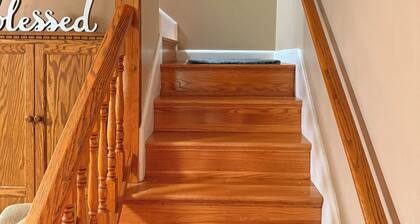 Big Tree Lodge- Near Leatherwood Off Road Park! 4 Bedrooms and 2 baths!
