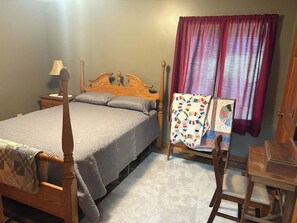 4 bedrooms, iron/ironing board, Internet, bed sheets