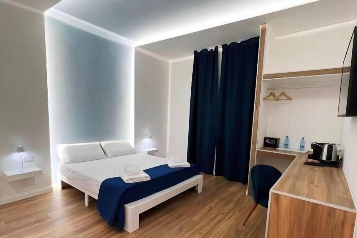 Double Room, Balcony, Sea View | In-room safe, iron/ironing board, free WiFi