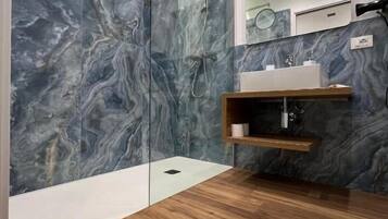 Habitación doble Deluxe, vista al mar | Baño